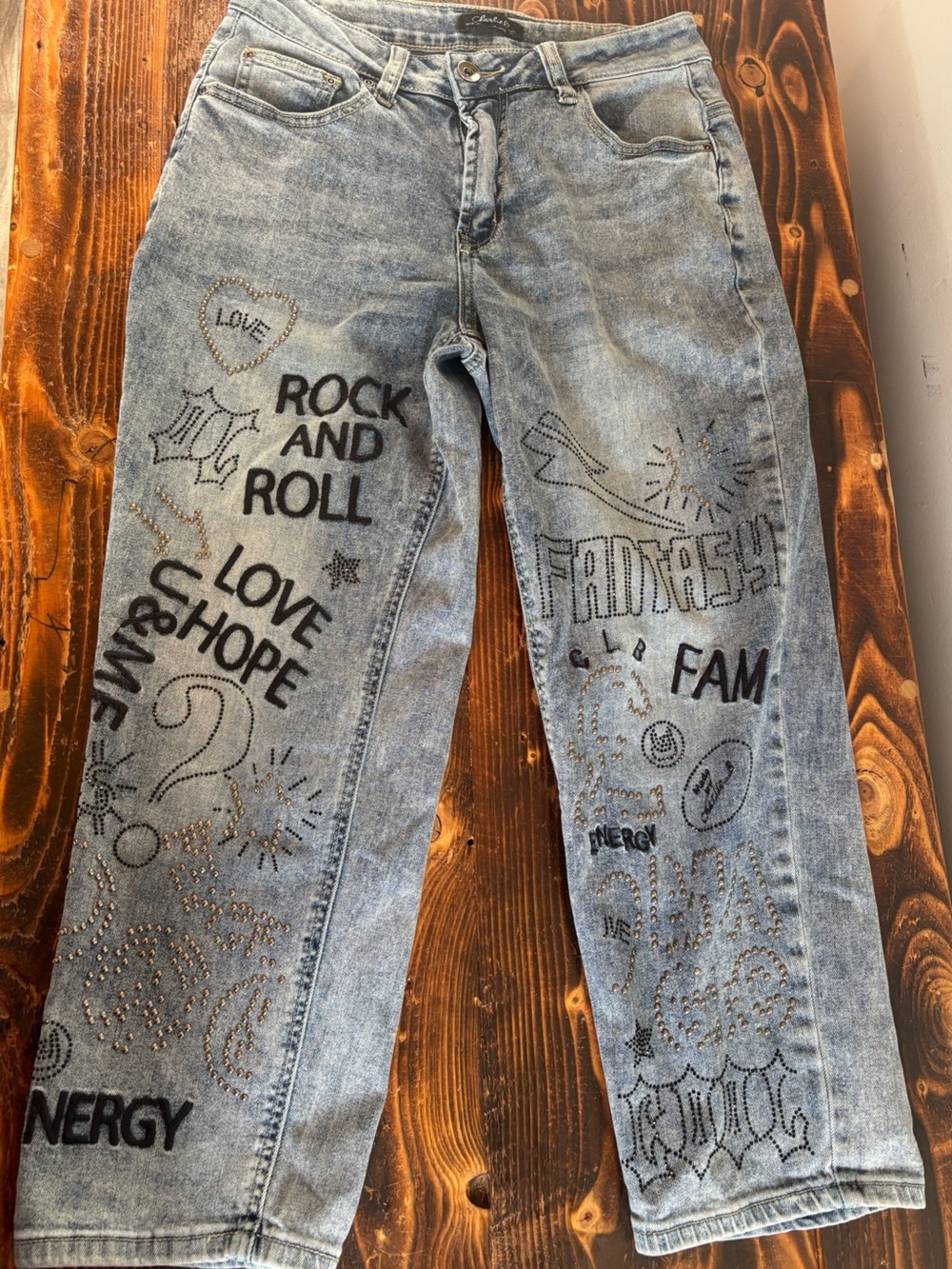 Charlie Love Y2K Rhinestone Graphic Cropped Wide Leg Jeans Size 4 Acid Wash Deni